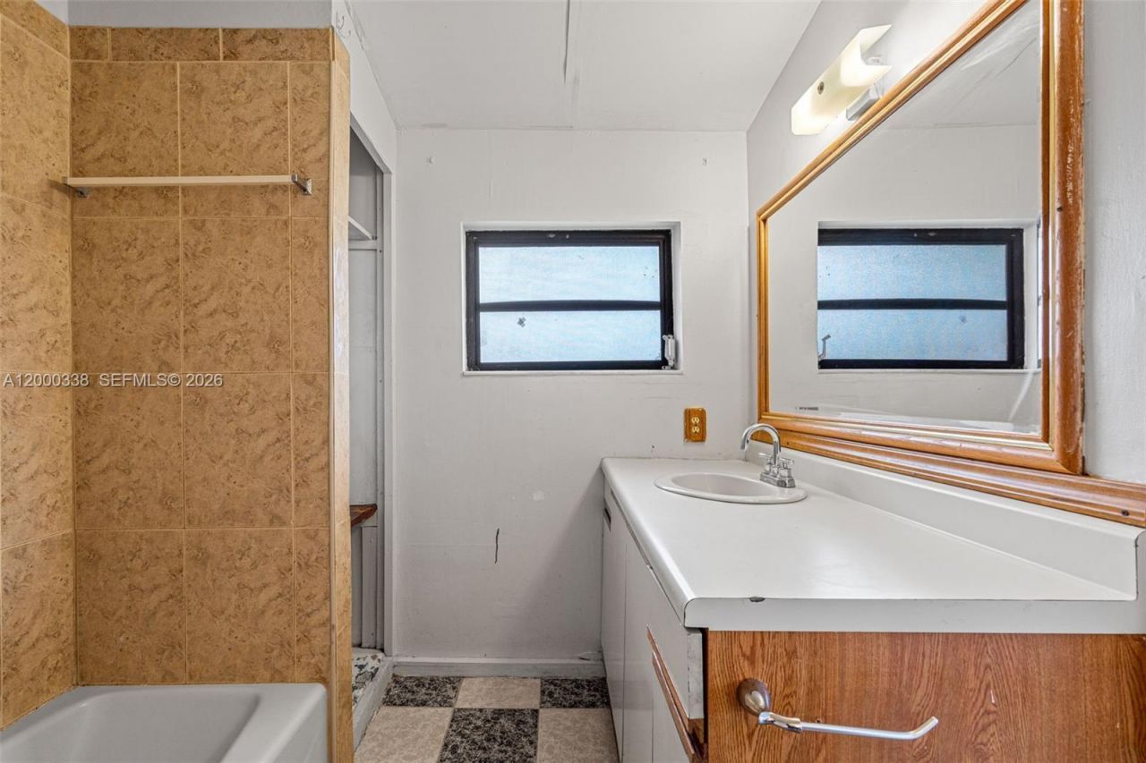 1321 NW 176th Ter , Miami Gardens, FL 33169 Photo