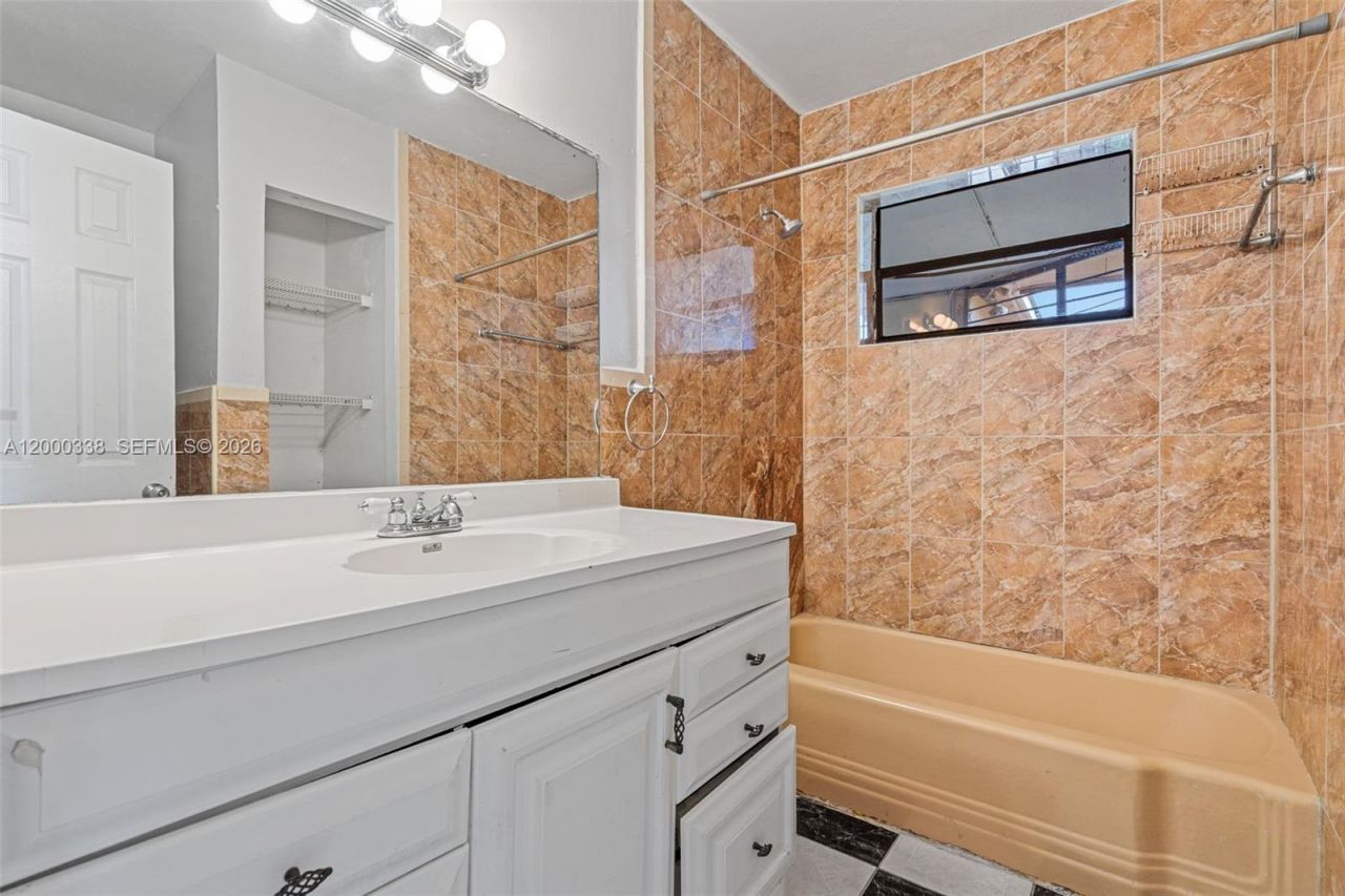 1321 NW 176th Ter , Miami Gardens, FL 33169 Photo