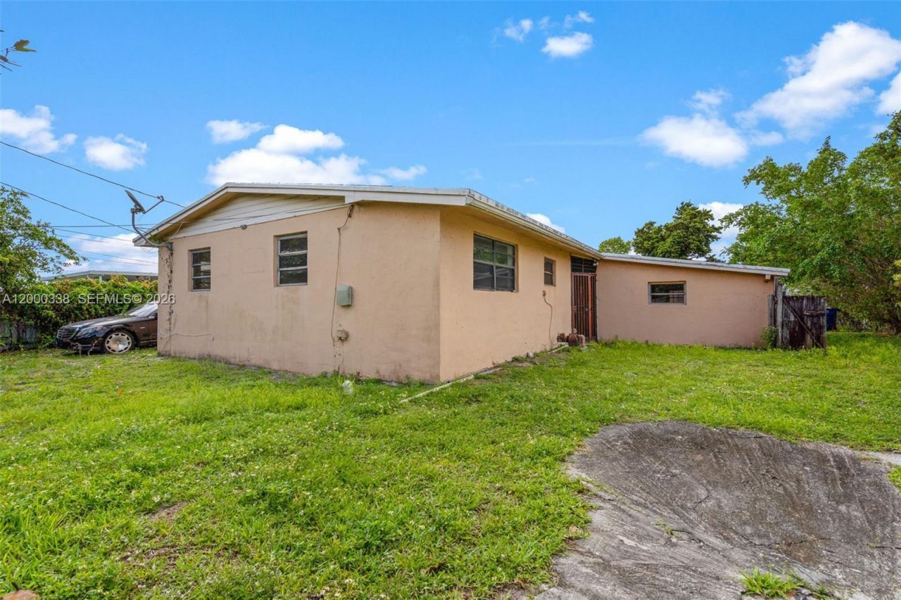 1321 NW 176th Ter , Miami Gardens, FL 33169 Photo