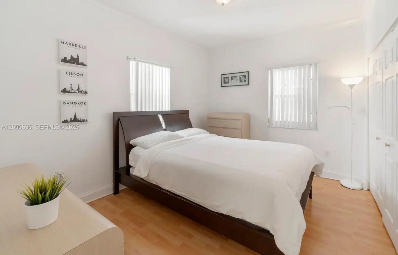 2615 Collins Ave, Unit 37, Miami Beach, FL 33140 Photo