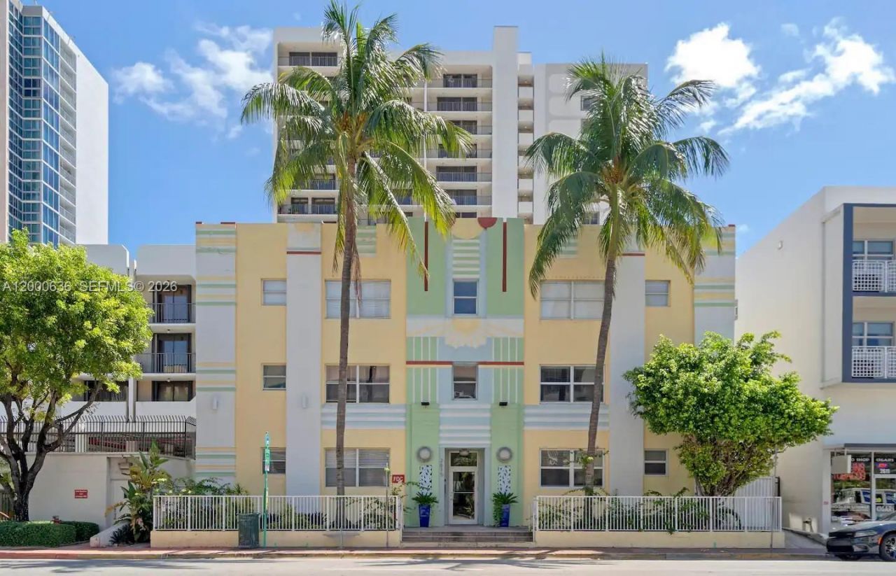 2615 Collins Ave, Unit 37, Miami Beach, FL 33140 Photo