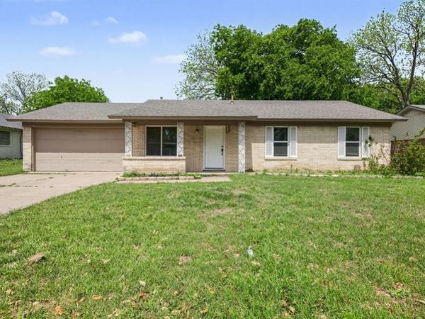 821 E Bovell Street, Crowley, TX 76036