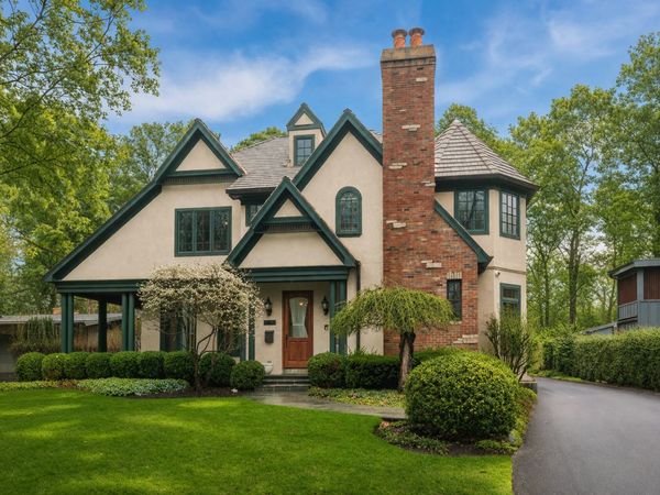 338 E Witchwood Lane , Lake Bluff, IL 60044