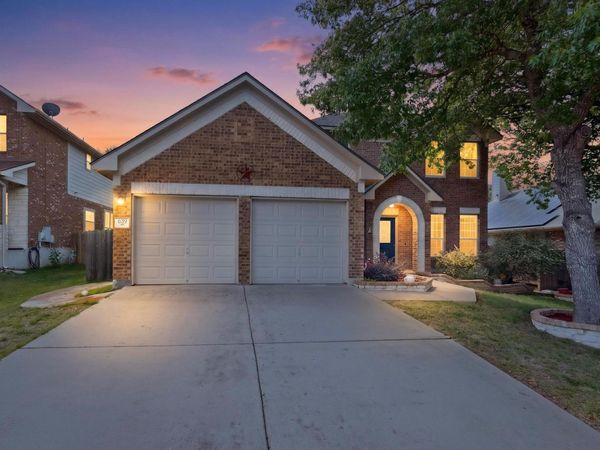 609 Alta Vista DR , Leander, TX 78641