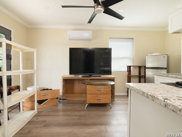 560 W Highland, Unit 2, San Antonio, TX 78210