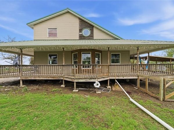 5683 Botkin Road, Blue Mound, KS 66010