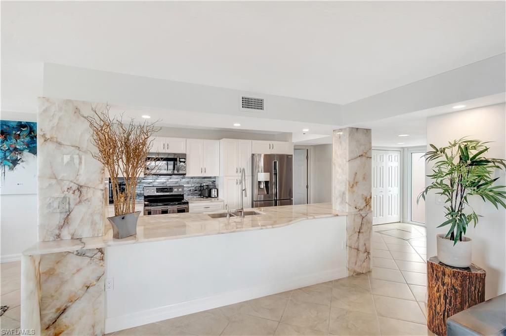 11 Bluebill Ave, Unit 1101, Naples, FL 34108 Photo