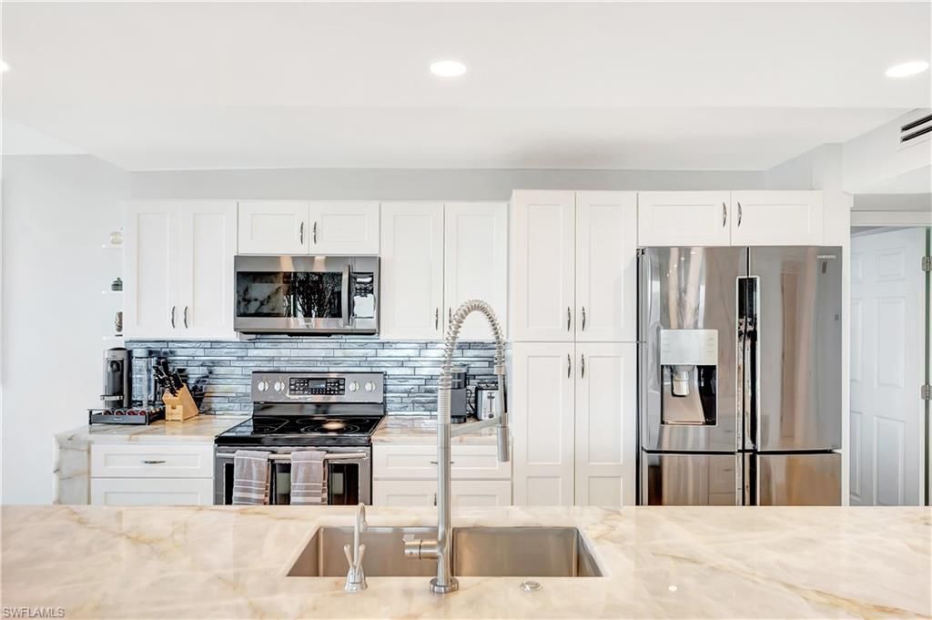 11 Bluebill Ave, Unit 1101, Naples, FL 34108 Photo