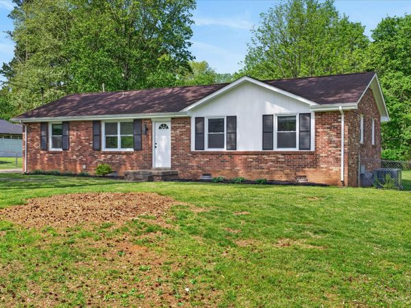 312 Golden Dr, Clarksville, TN 37040
