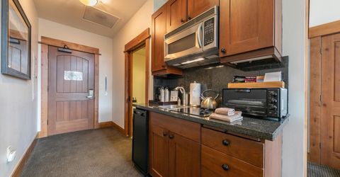 8001 Northstar Drive, Truckee, CA 96161 Photo