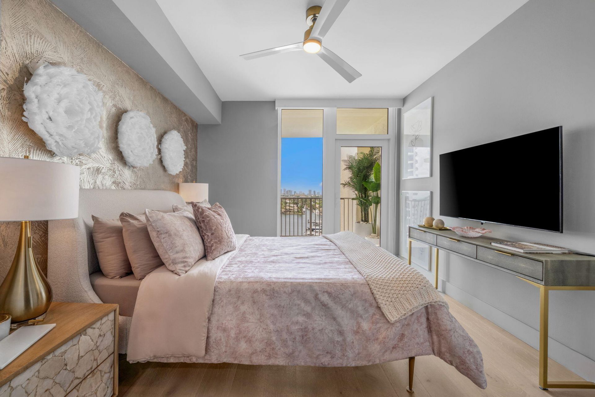 101 S Fort Lauderdale Beach Boulevard, Unit 1404, Fort Lauderdale, FL 33316 Photo