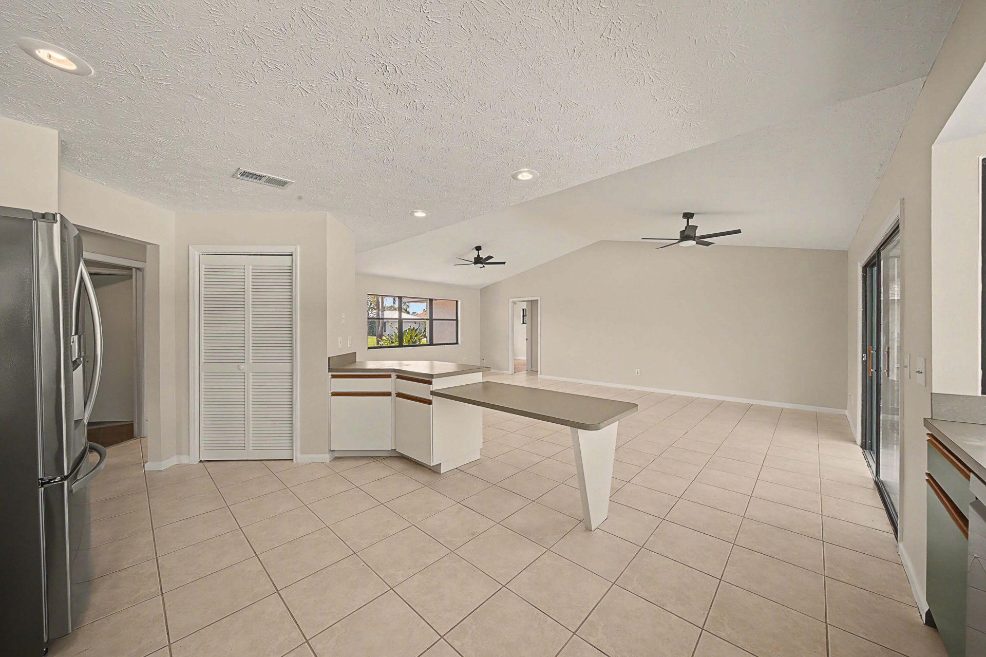 933 SE Streamlet Avenue, Port Saint Lucie, FL 34983 Photo