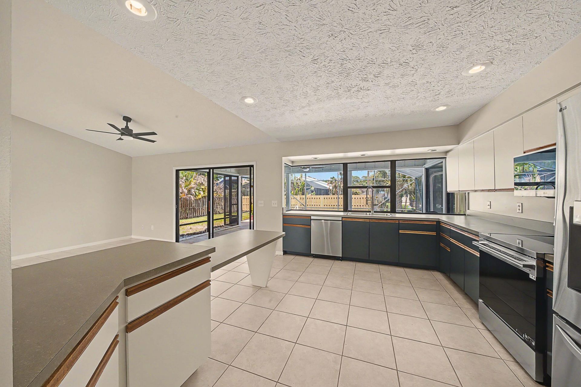 933 SE Streamlet Avenue, Port Saint Lucie, FL 34983 Photo