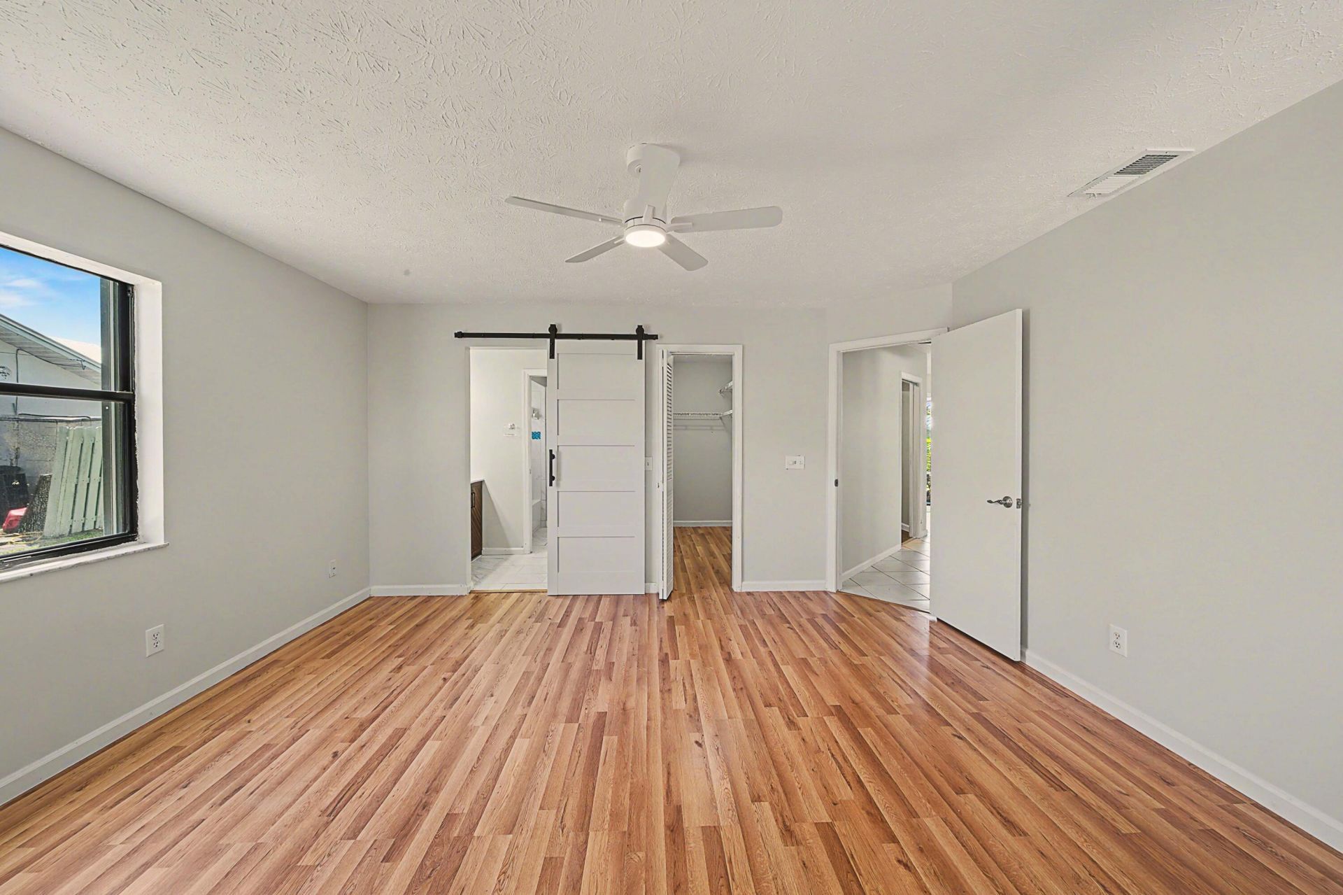 933 SE Streamlet Avenue, Port Saint Lucie, FL 34983 Photo