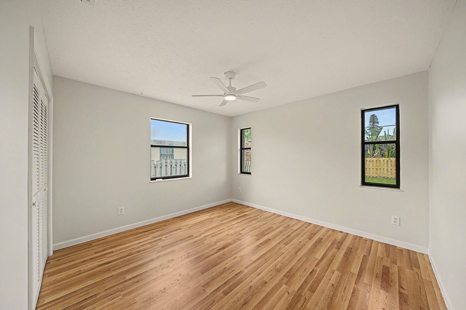 933 SE Streamlet Avenue, Port Saint Lucie, FL 34983 Photo