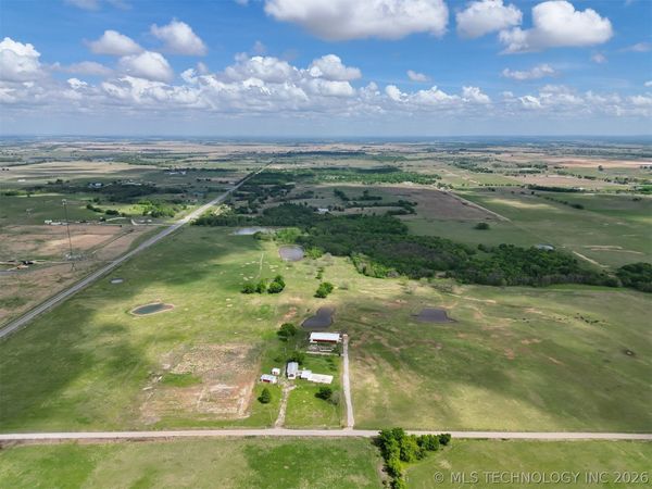 105 S 194th Street W, Council Hill, OK 74428