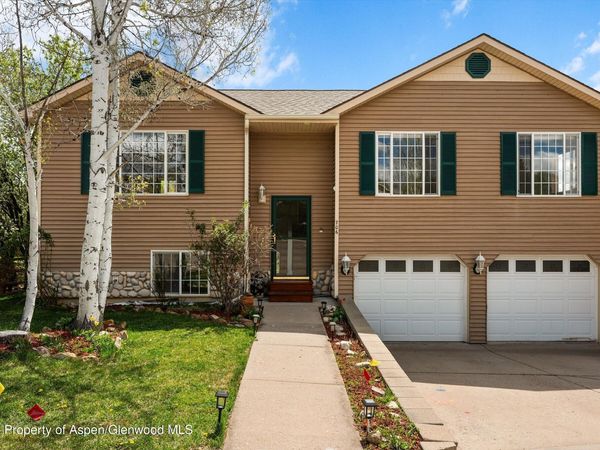 706 Oak Court, New Castle, CO 81647