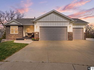 1757 NW Flader Court, Lincoln, NE 68528