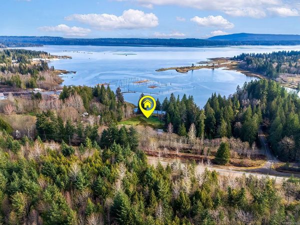 8460 Penny Lane, Fanny Bay, BC V0R 1W0