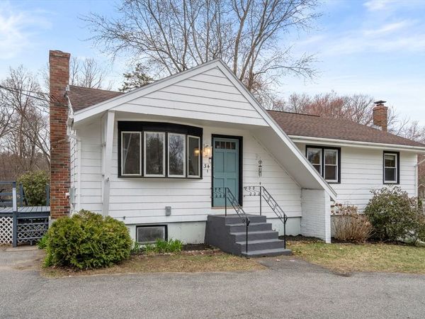 34 Locust St, Burlington, MA 01803