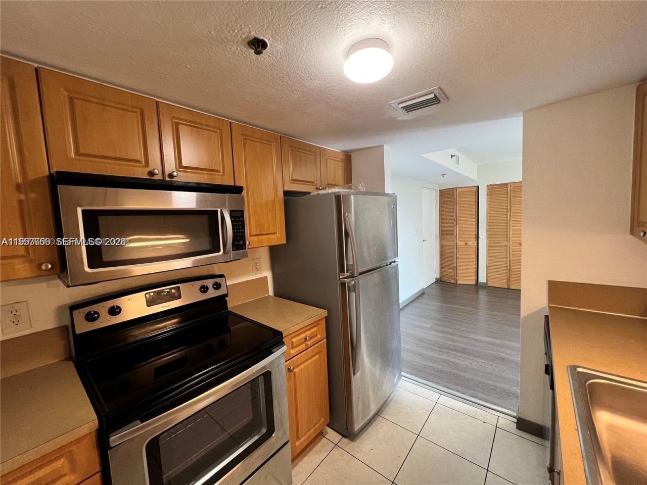 637 SW 3rd St, Unit 306, Miami, FL 33130 Photo