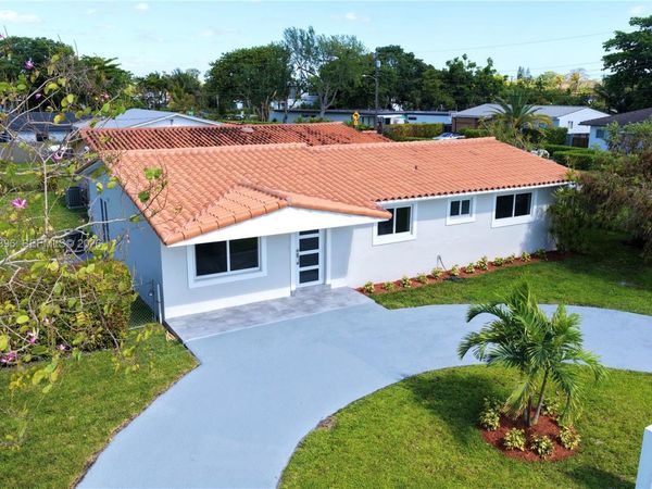 3250 SW 72 CT , Miami, FL 33155