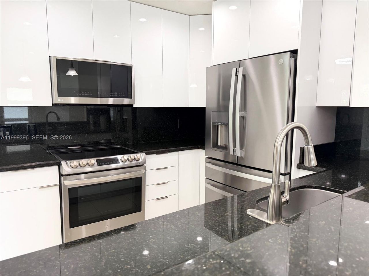 3250 SW 72 Ct, Miami, FL 33155 Photo