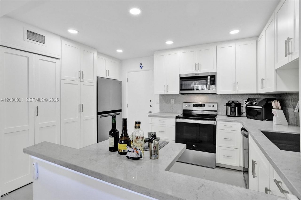 1401 S Ocean Dr, Unit 302, Hollywood, FL 33019 Photo