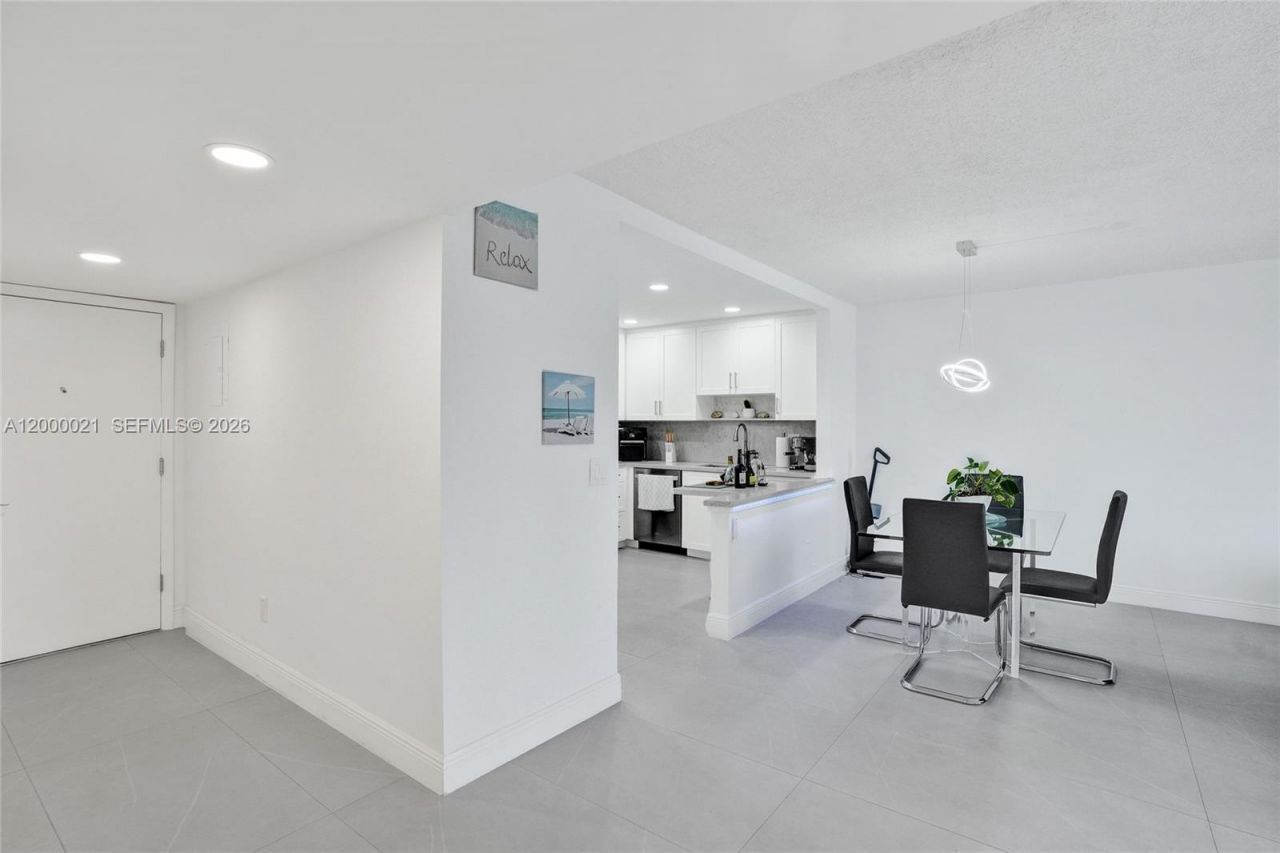 1401 S Ocean Dr, Unit 302, Hollywood, FL 33019 Photo