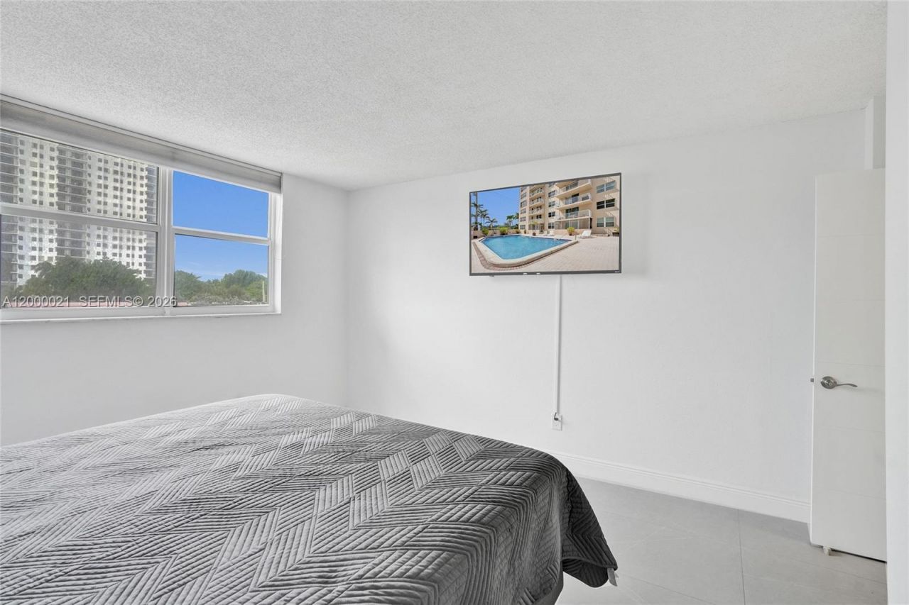 1401 S Ocean Dr, Unit 302, Hollywood, FL 33019 Photo