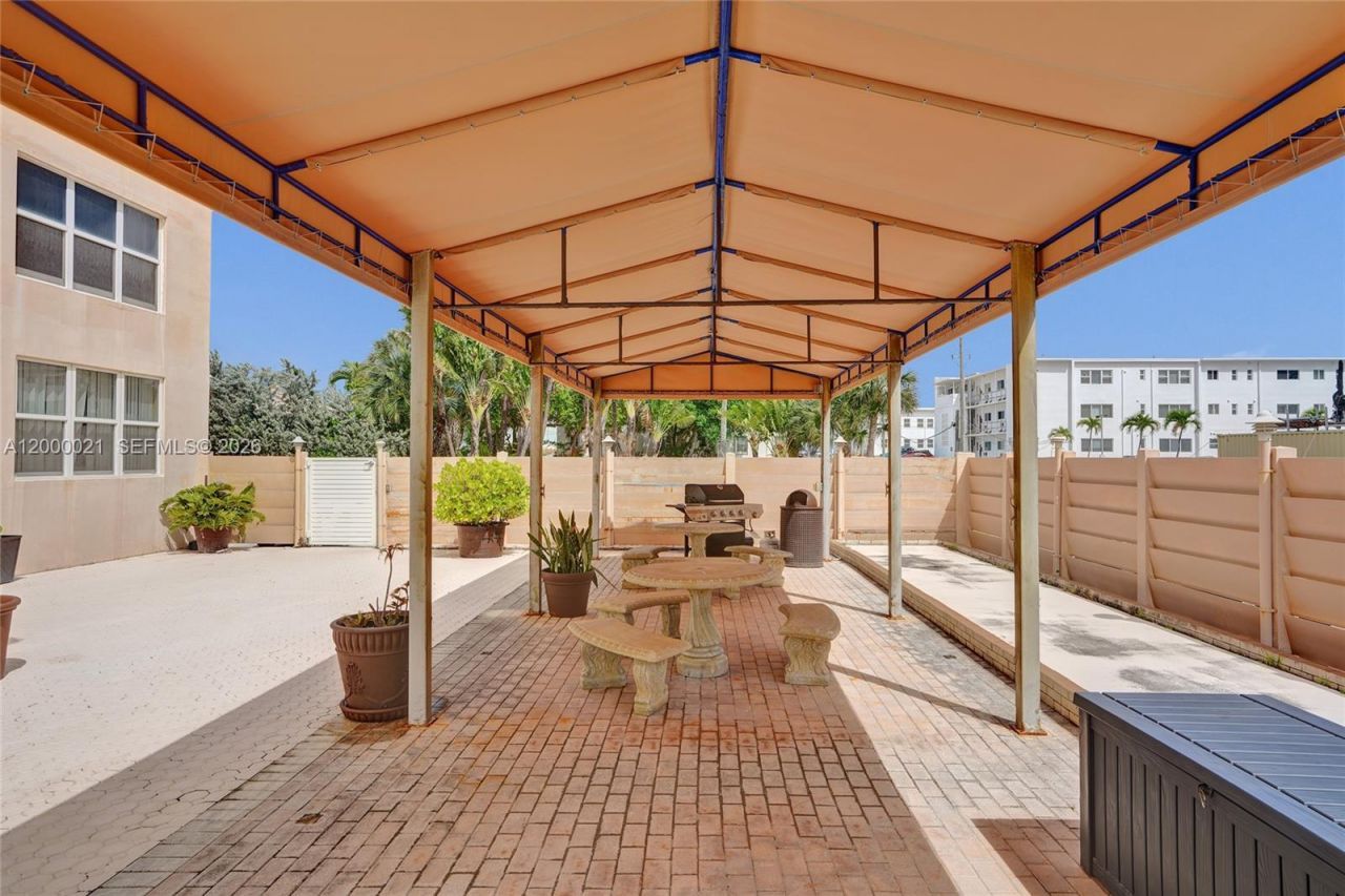 1401 S Ocean Dr, Unit 302, Hollywood, FL 33019 Photo