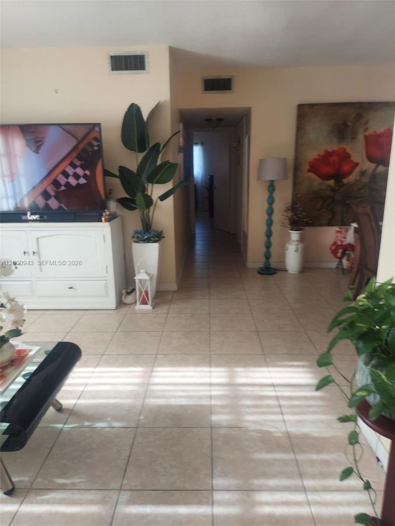 11 NE 204th St, Unit 1, Miami Gardens, FL 33179 Photo