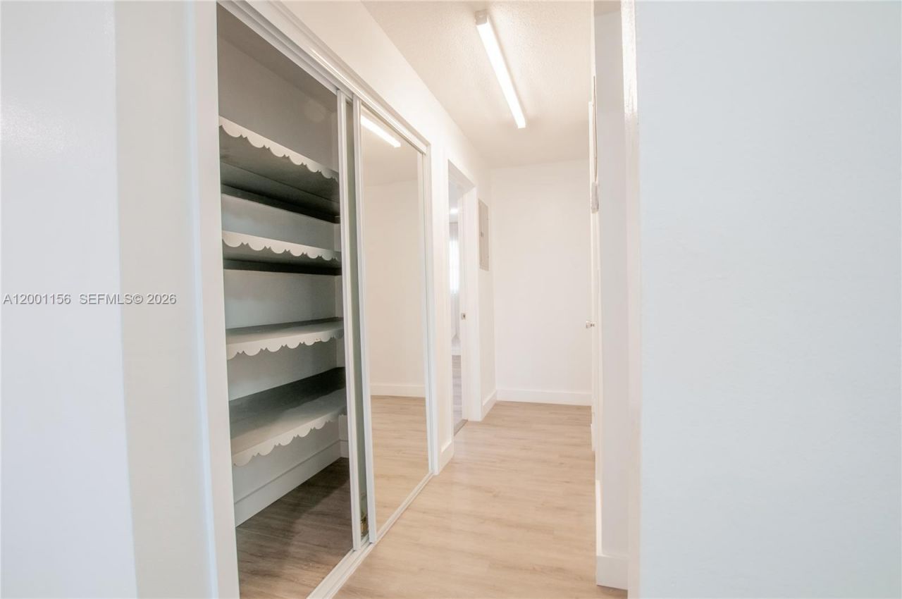 300 S Luna Ct, Unit 2, Hollywood, FL 33021 Photo