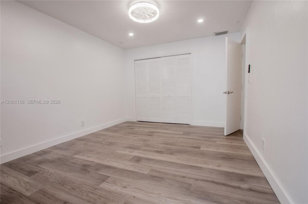 300 S Luna Ct, Unit 2, Hollywood, FL 33021 Photo