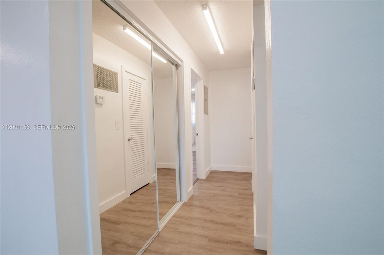 300 S Luna Ct, Unit 2, Hollywood, FL 33021 Photo