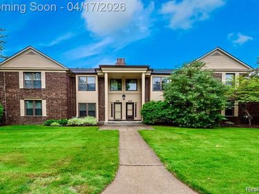 4426 Knightsbridge Lane, West Bloomfield Twp, MI 48323