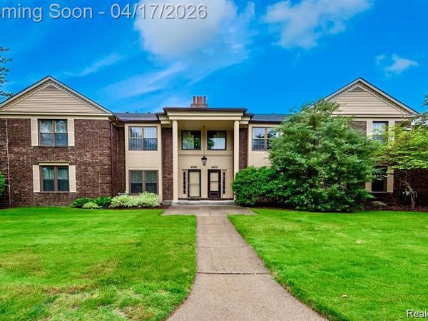 4426 Knightsbridge Lane, West Bloomfield Twp, MI 48323