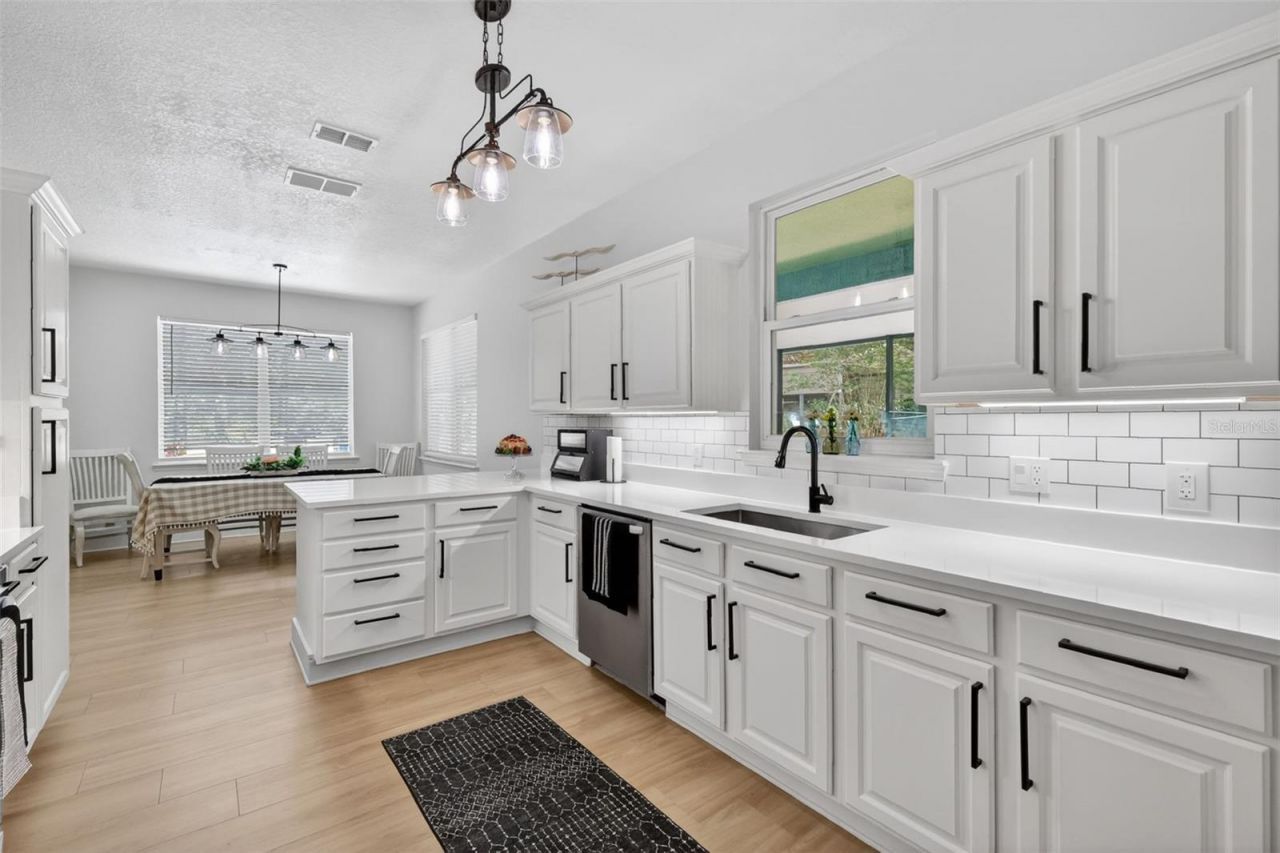 250 N Walker Street, Oakland, FL 34760 Photo