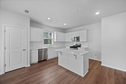 882 Meadowbrook Lane photo 4