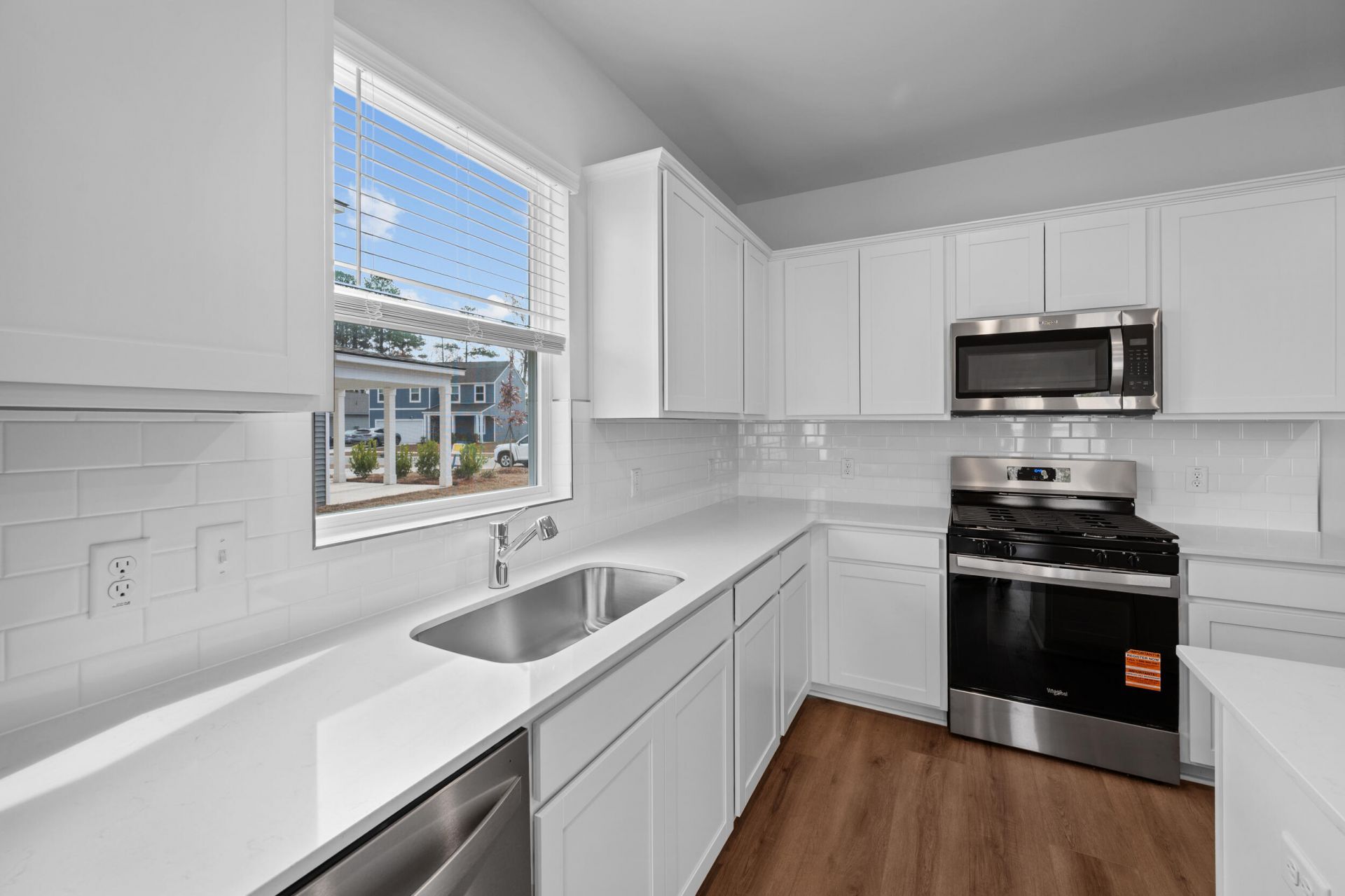 882 Meadowbrook Lane Photo 7