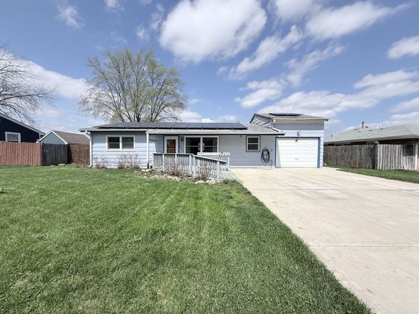 34W836 N James Drive , St. Charles, IL 60174