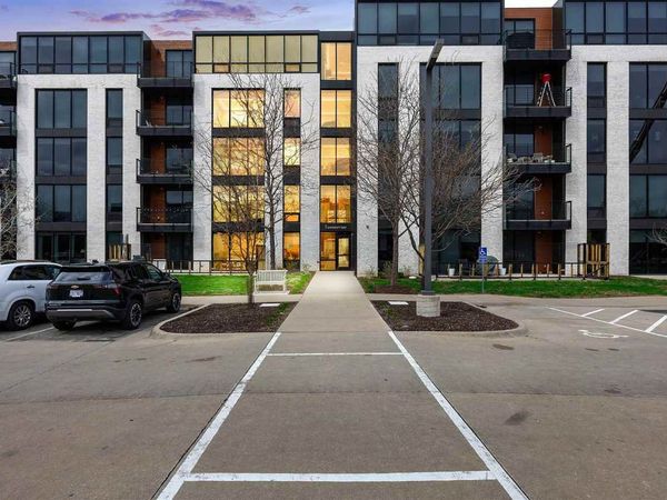 1 University Way, Unit 202, Iowa City, IA 52246