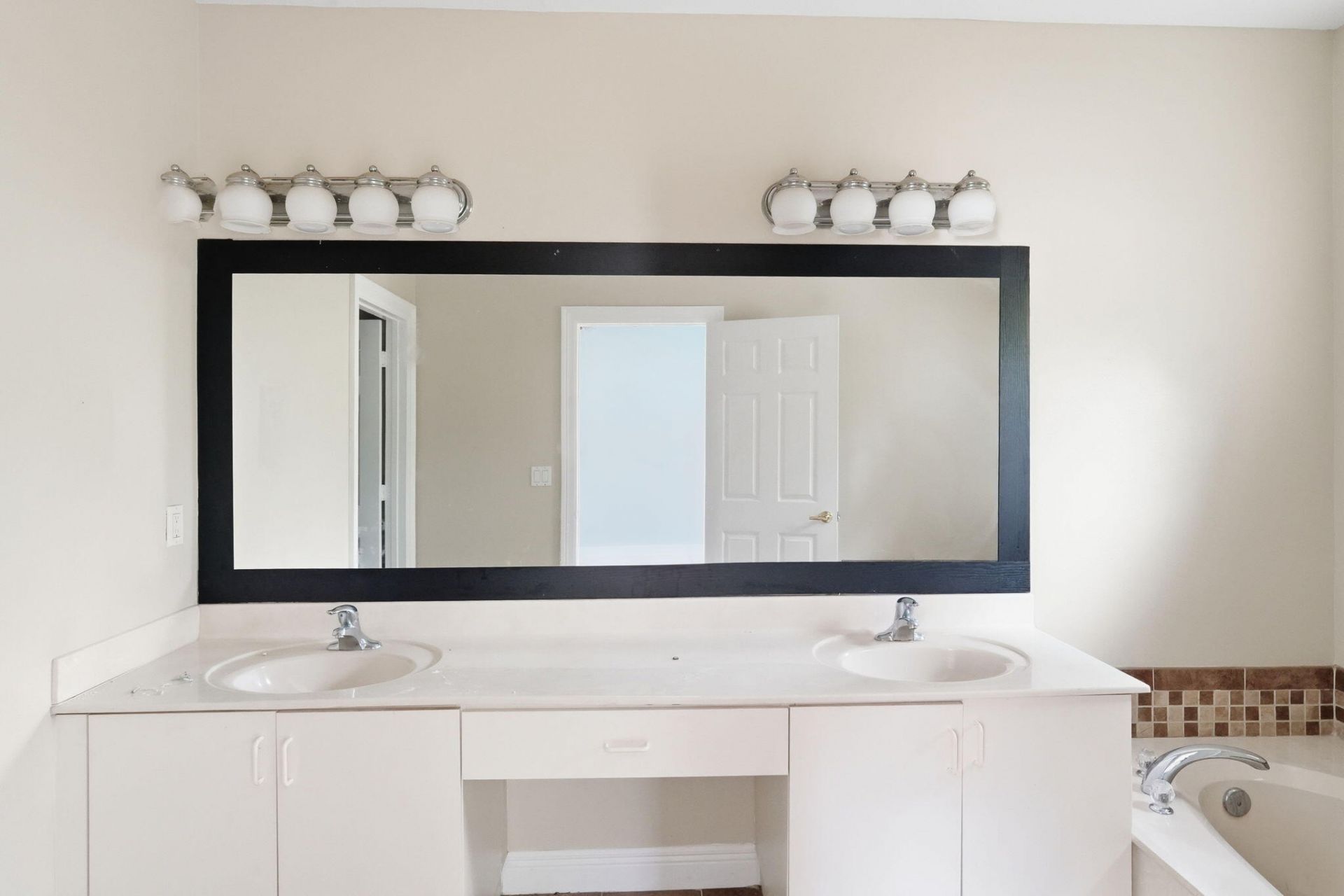 2465 SW 99th Way, Miramar, FL 33025 Photo