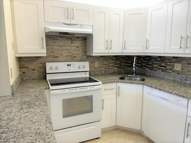 441 Pine Glen Lane, Unit D-2, Greenacres, FL 33463 Photo