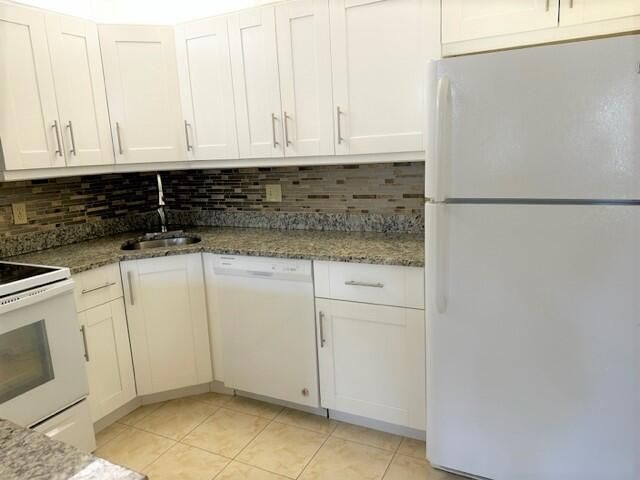 441 Pine Glen Lane, Unit D-2, Greenacres, FL 33463 Photo