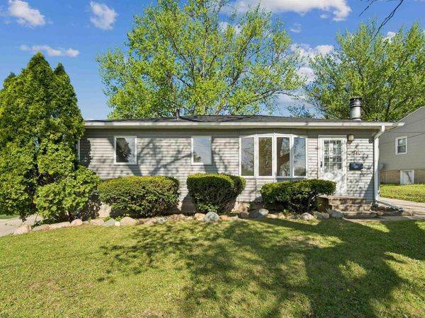 940 Littlefield Road, Waterloo, IA 50701