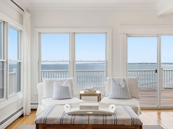 60 Holbrook Ave, Hull, MA 02045