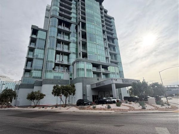 360 E Desert Inn Road, Unit 402, Las Vegas, NV 89109