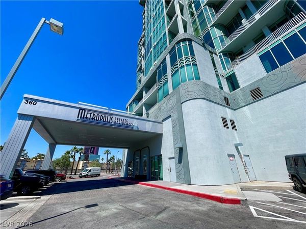 360 E Desert Inn Road, Unit 402, Las Vegas, NV 89109