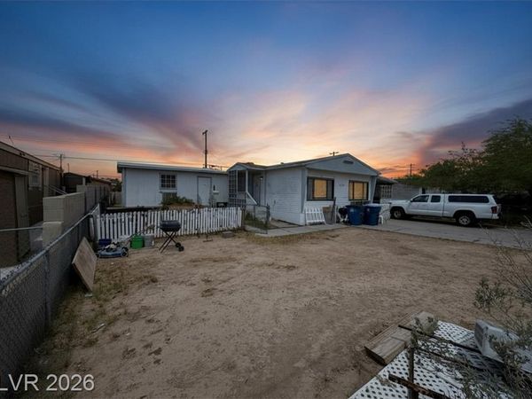 6124 Great Smoky Avenue, Las Vegas, NV 89156